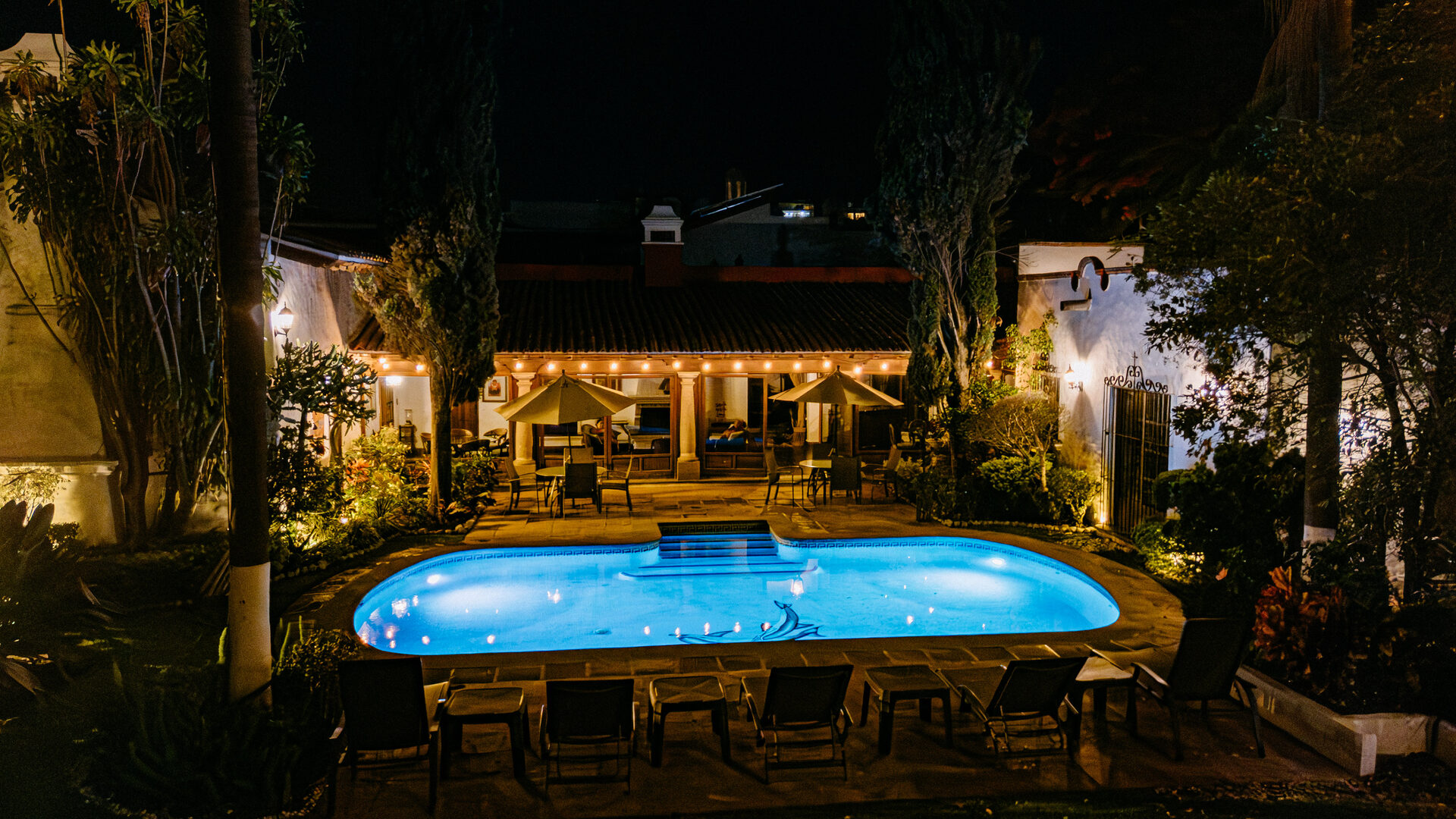 Exterior & Alberca — Quinta La Jolla