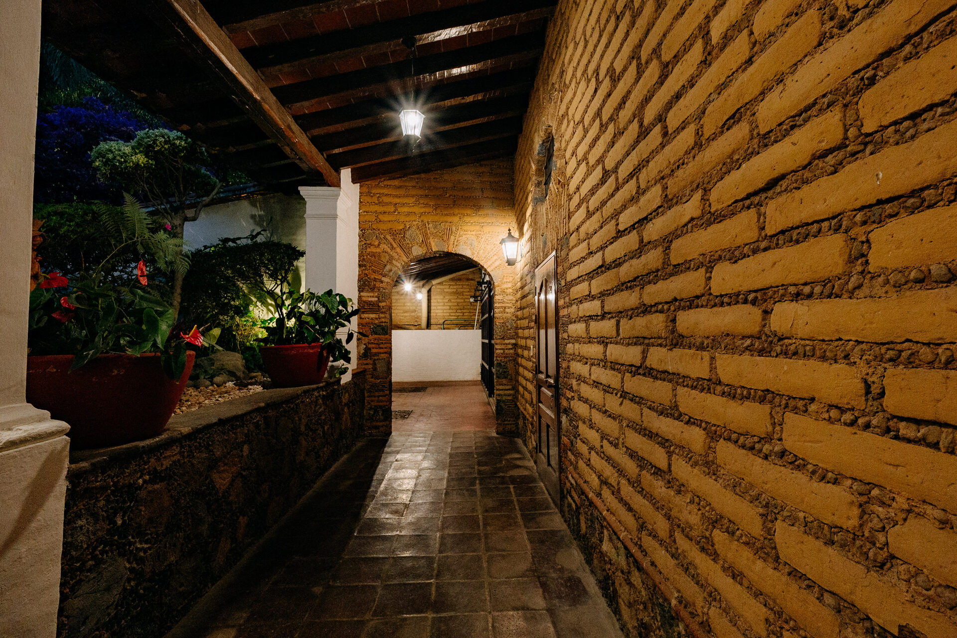 Exterior & Alberca — Quinta La Jolla